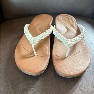Aetrex White Ergonomic Sandals with Braided Strap